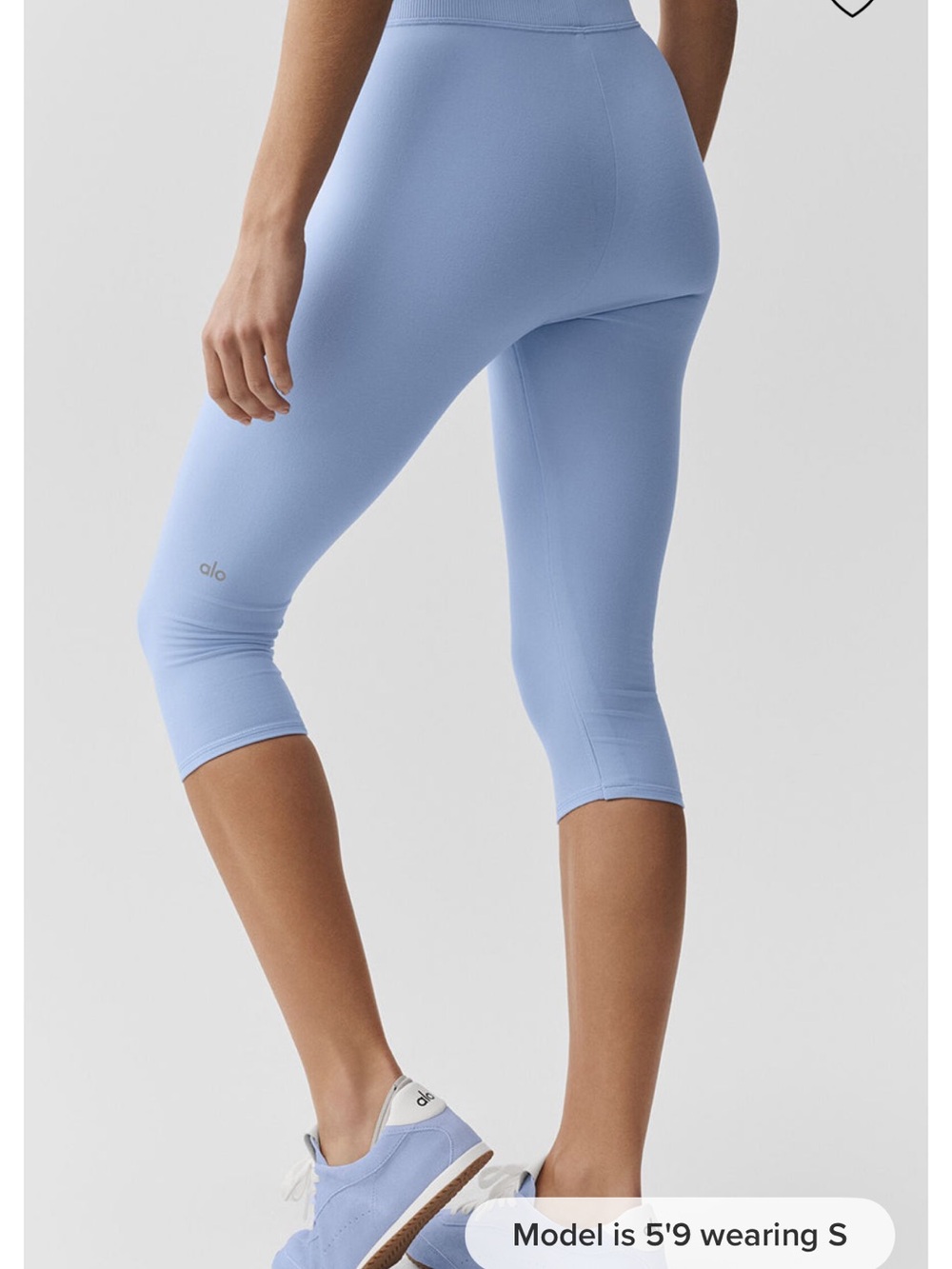 ALO Yoga AloSoft High-Waist Iconic 90’s Capris - light Provence blue - Picture 3 of 4
